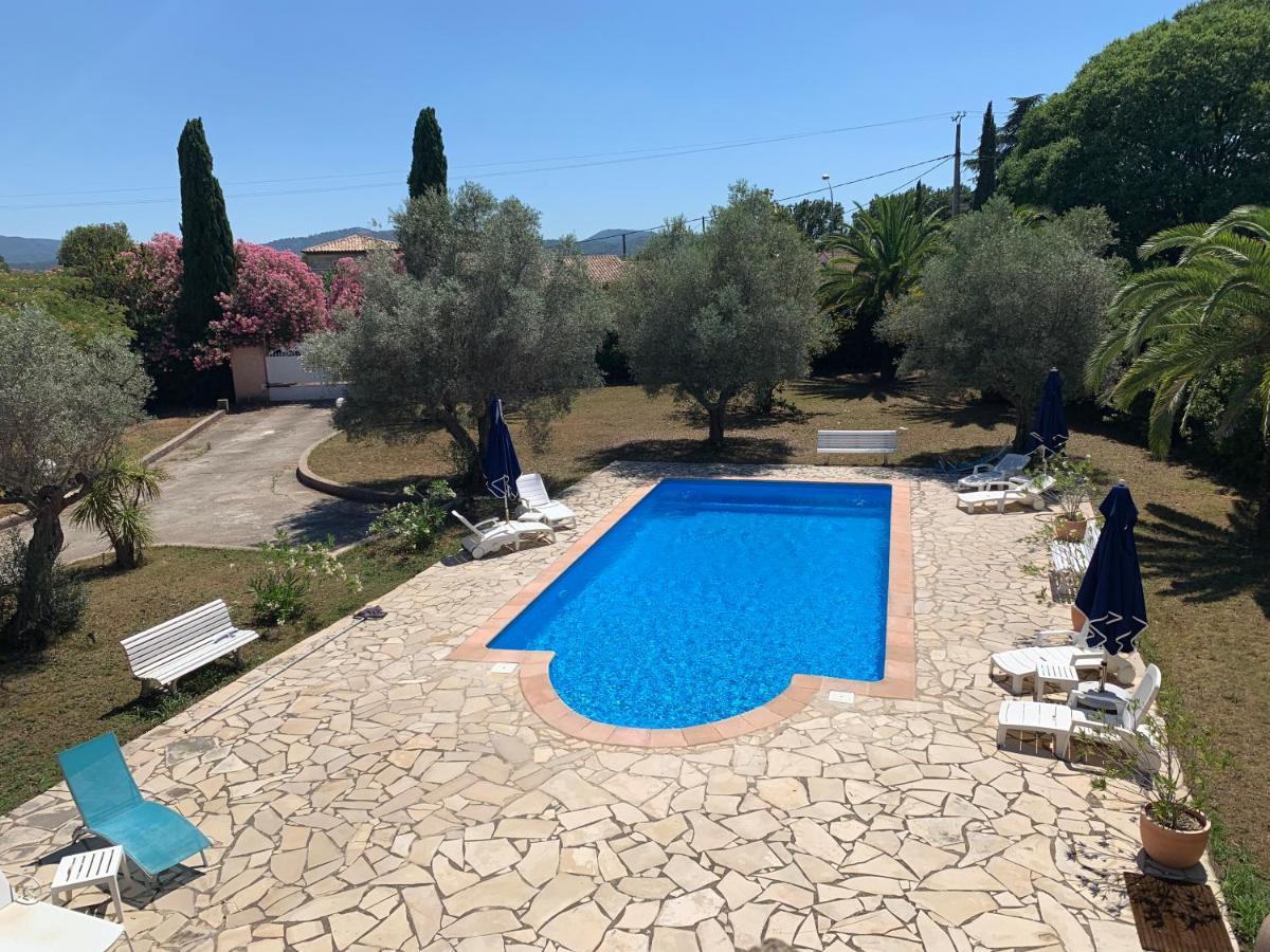 Les Palmiers Otel Le Muy Dış mekan fotoğraf