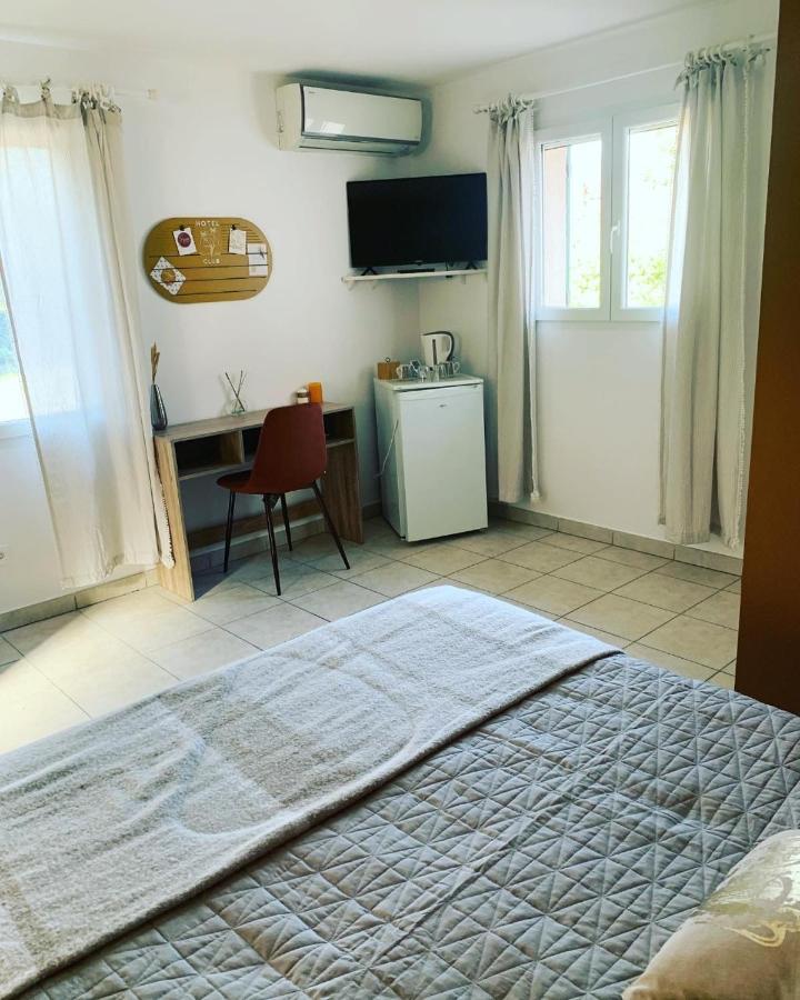 Les Palmiers Otel Le Muy Dış mekan fotoğraf